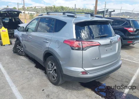 2016 Toyota Rav4 Le z USA, uszkodzony, nr VIN 2T3ZFREV7GW302261